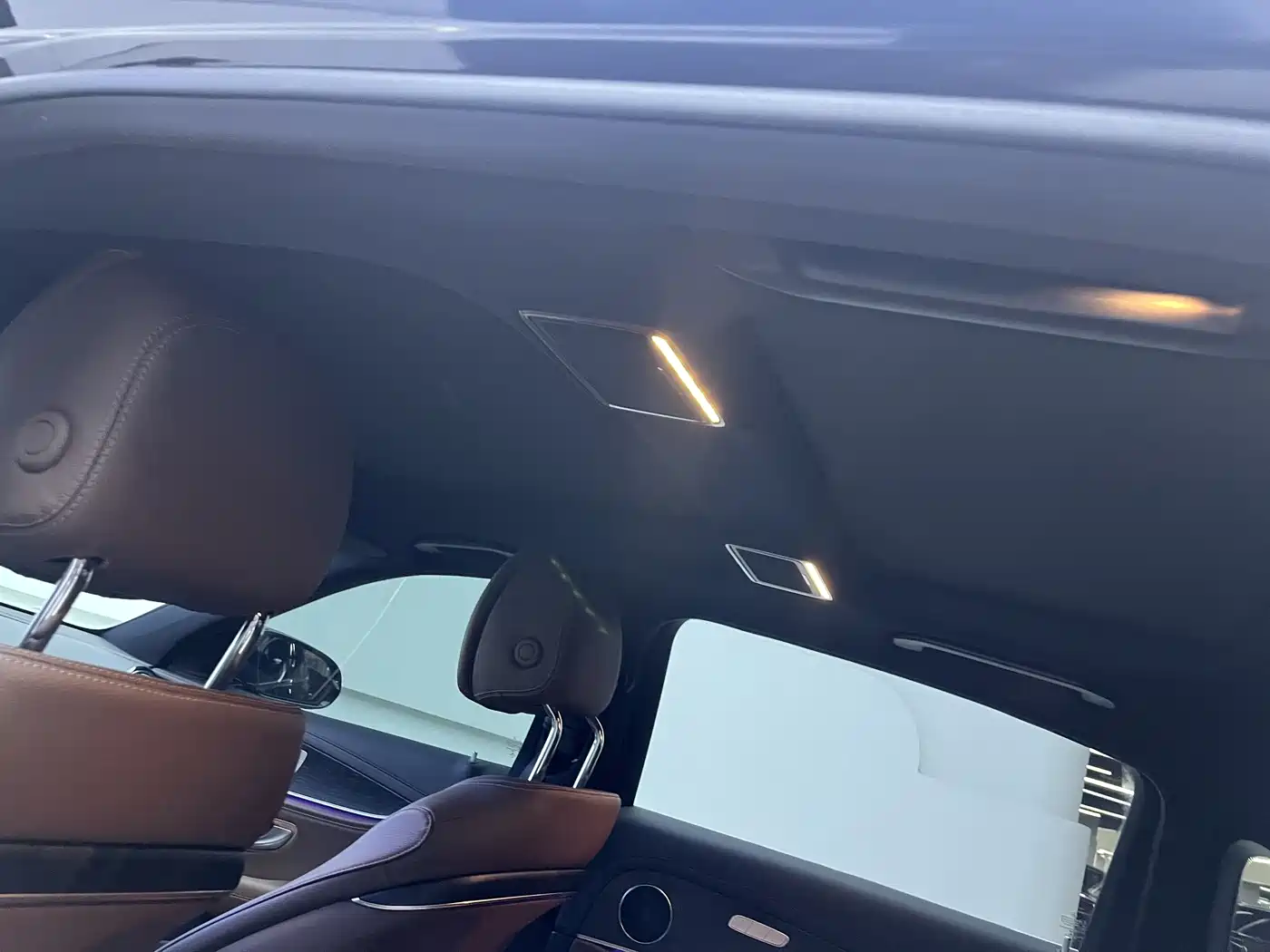 Mercedes-Benz E-Class 2023 E 300 L Sport Fashion фото 12