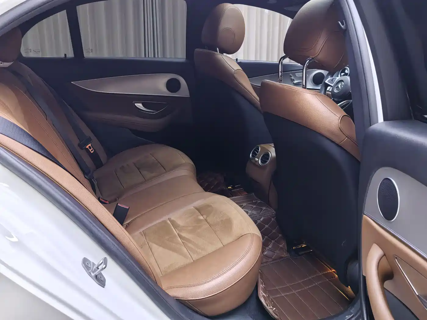 Mercedes-Benz E-Class 2017 E 200 Sport 4MATIC фото 16