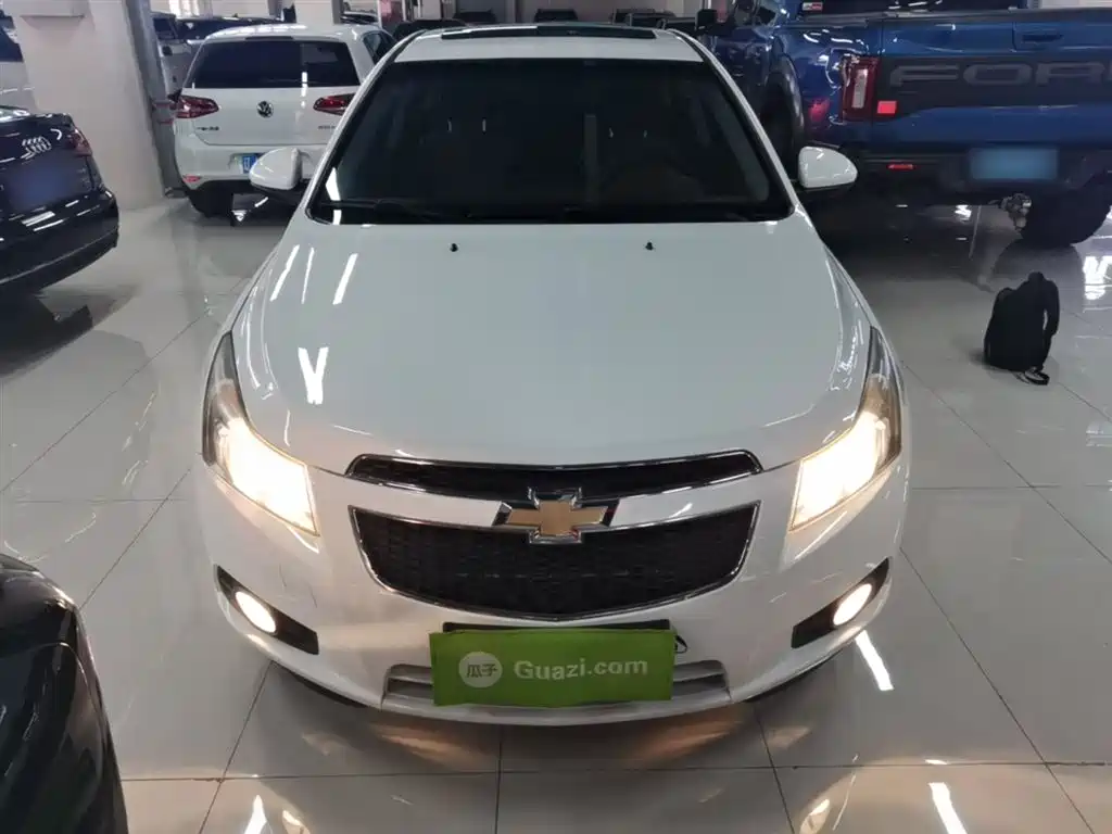 Chevrolet Cruze 2014 1.6L SL Million Commemorative Edition MT фото 3