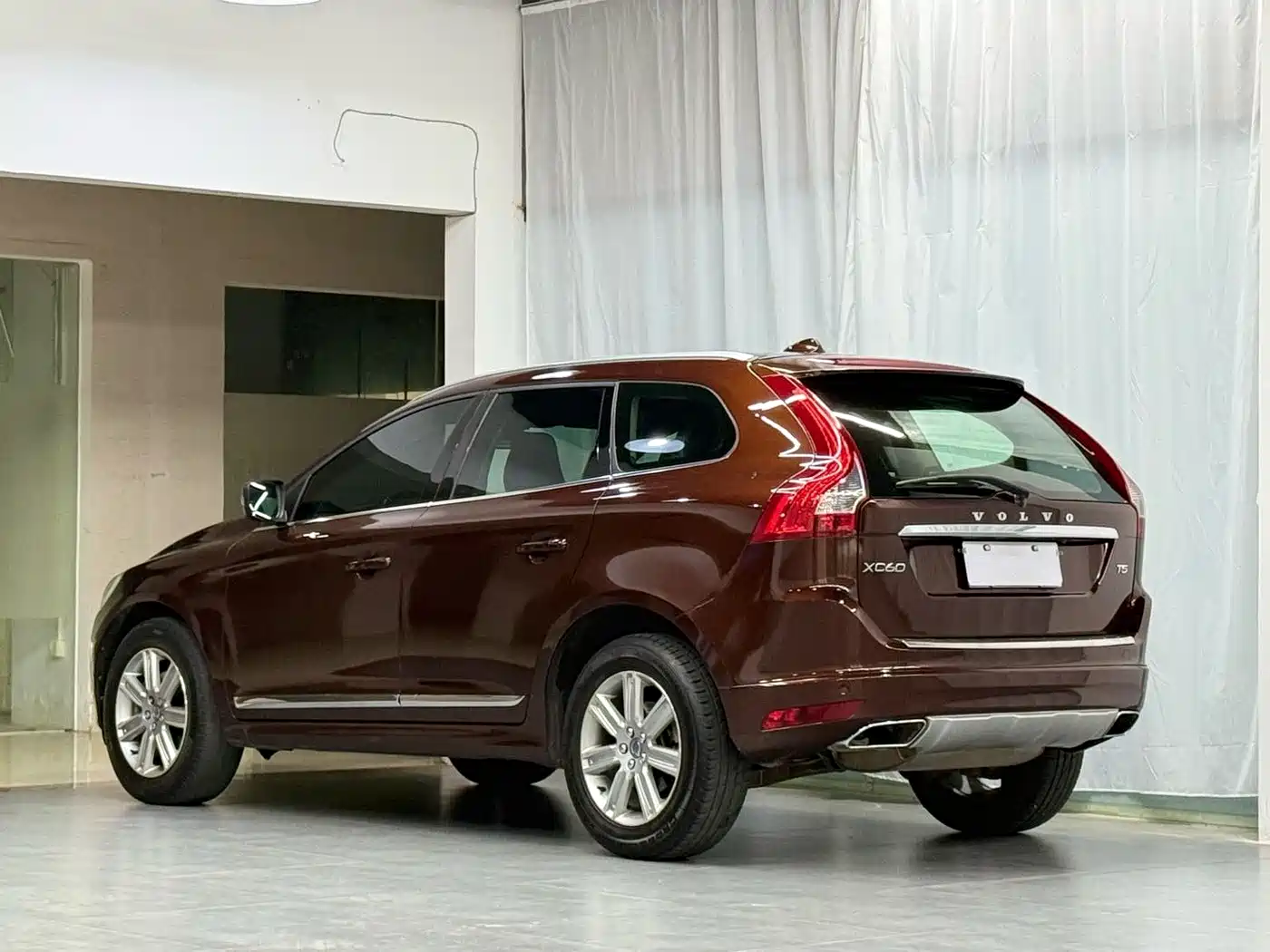 Фото 4 - Volvo XC60