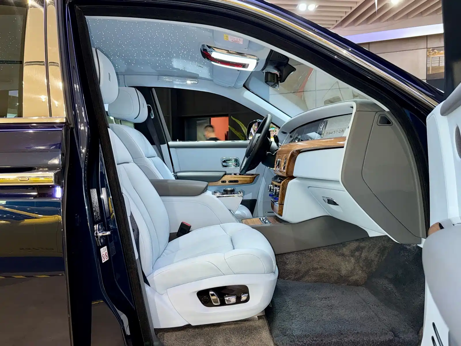 Фото 20 - Rolls-Royce Phantom