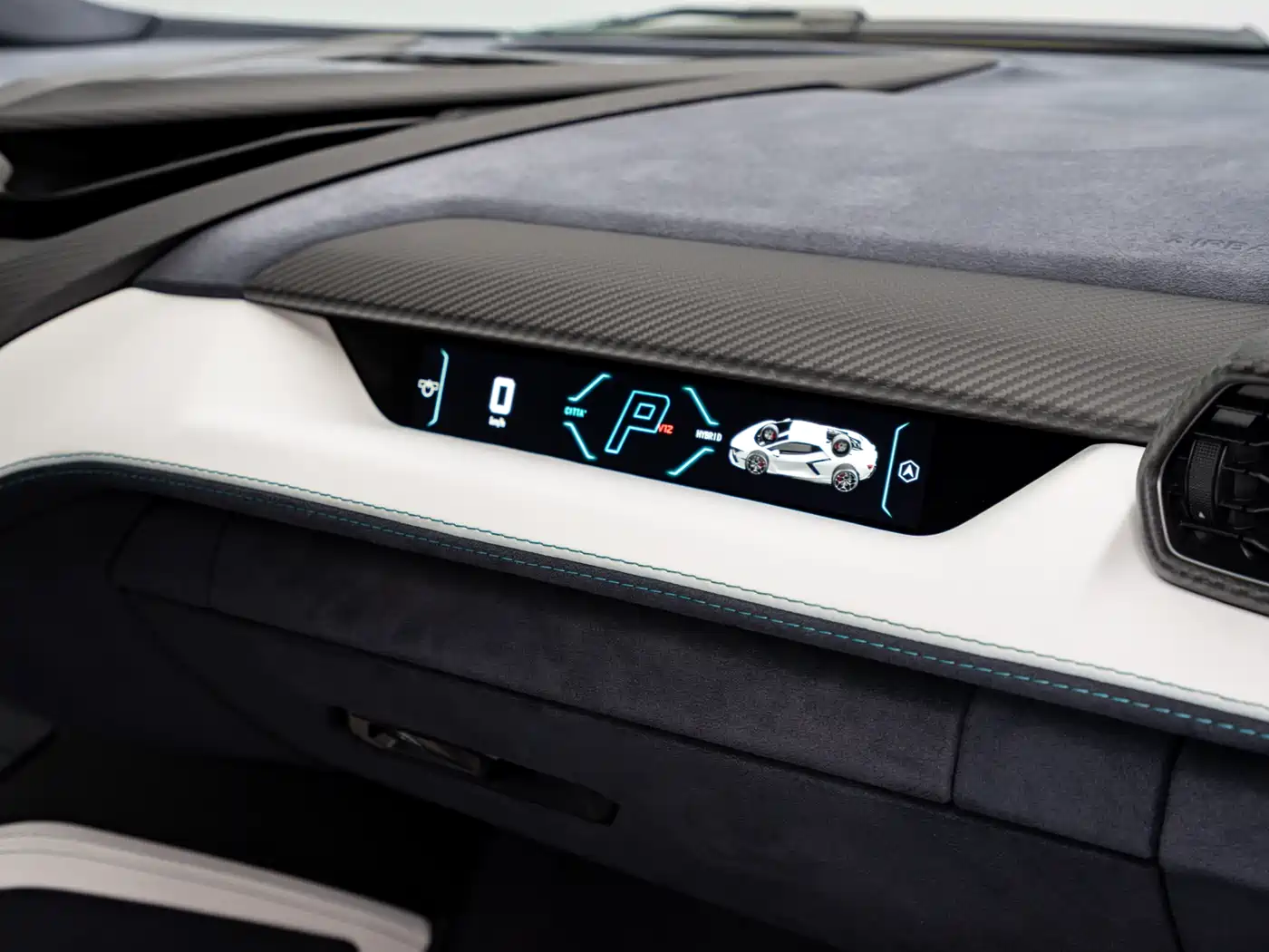 LAMBORGHINI REVUELTO