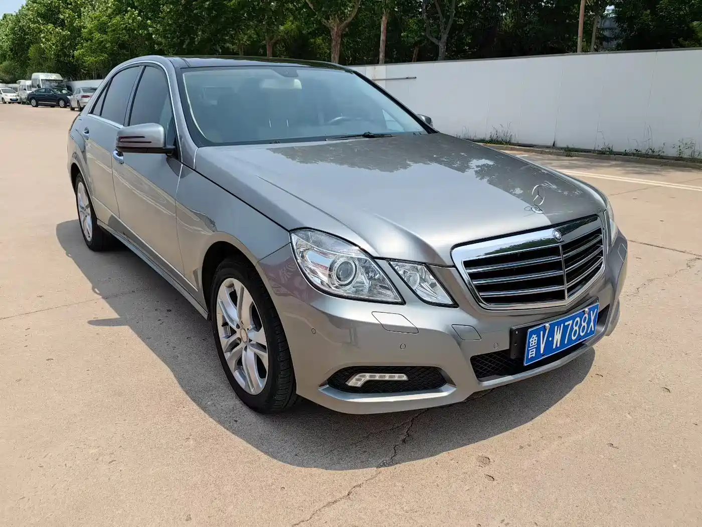 Mercedes-Benz E-Class (Import) 2010 Model E 300 Elegance Luxury Edition фото 3