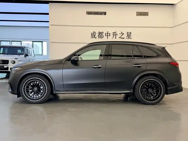 Mercedes-Benz GLC AMG 2024 AMG GLC 43 4MATIC — фото 4