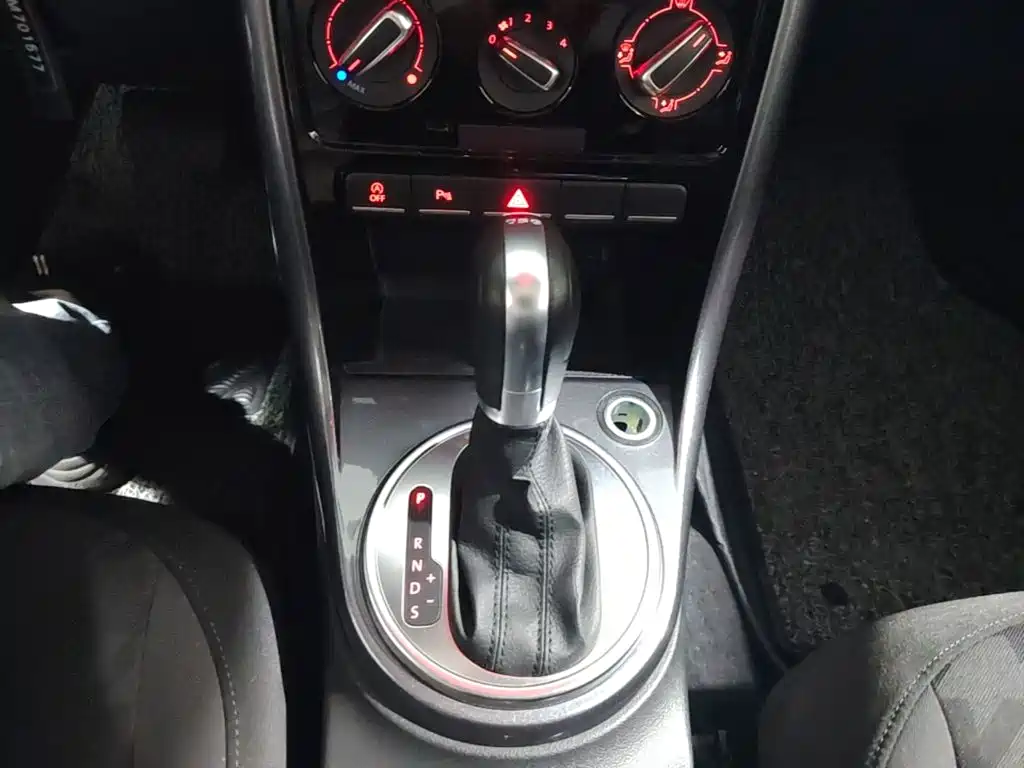 Volkswagen Beetle 2019 2018 180TSI Trend Joy Edition