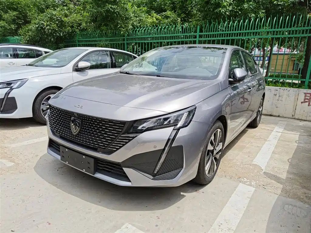 PEUGEOT 408