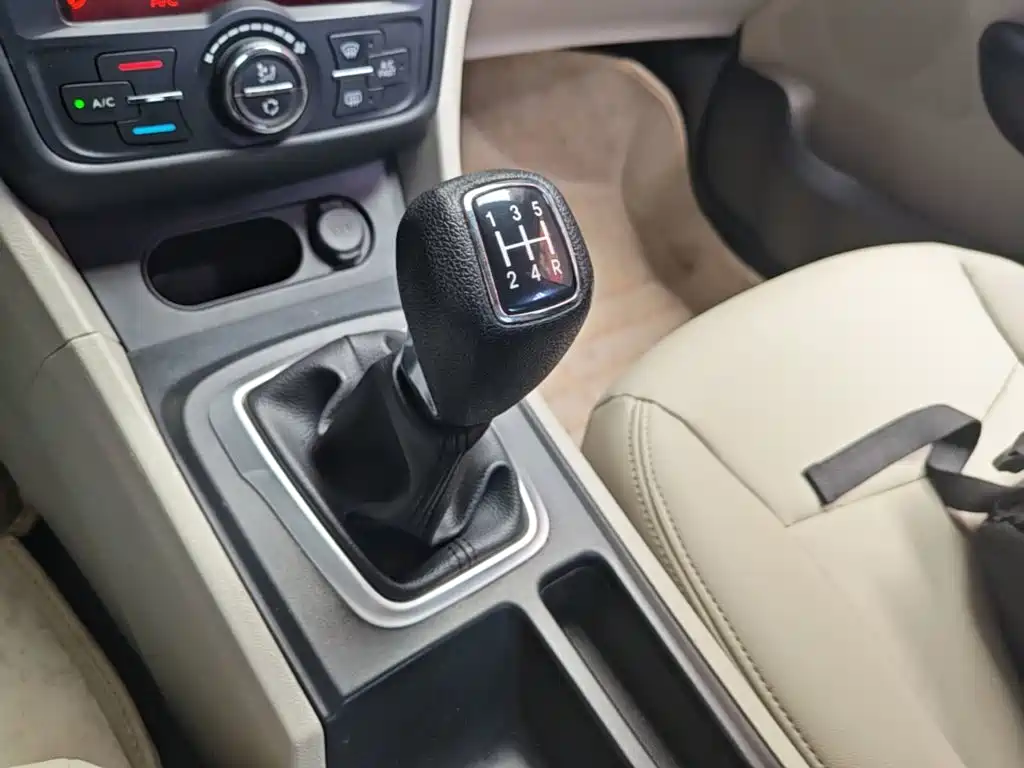 Dongfeng Aeolus L60 2016 2015 1.6L Manual New Dynamic Type