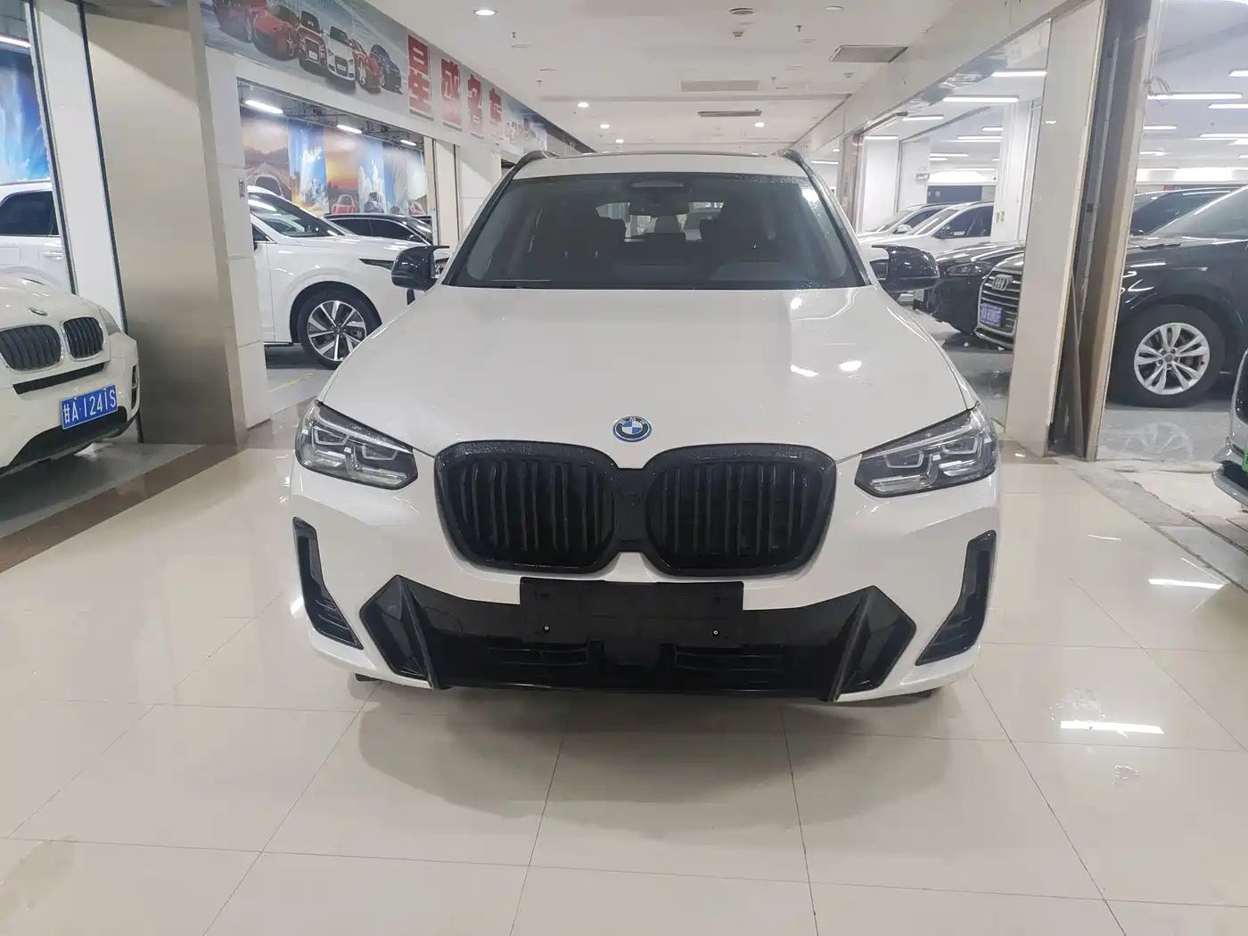 BMW IX3
