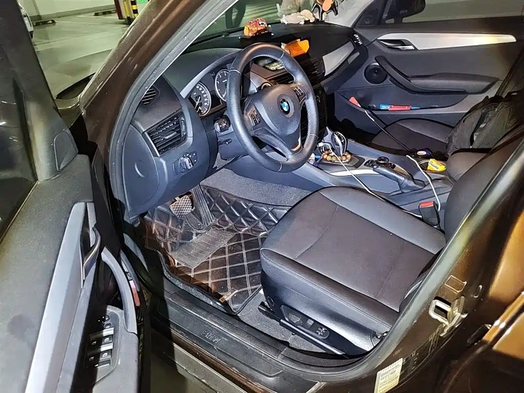 BMW X1 2014 sDrive18i Leading Edition фото 14