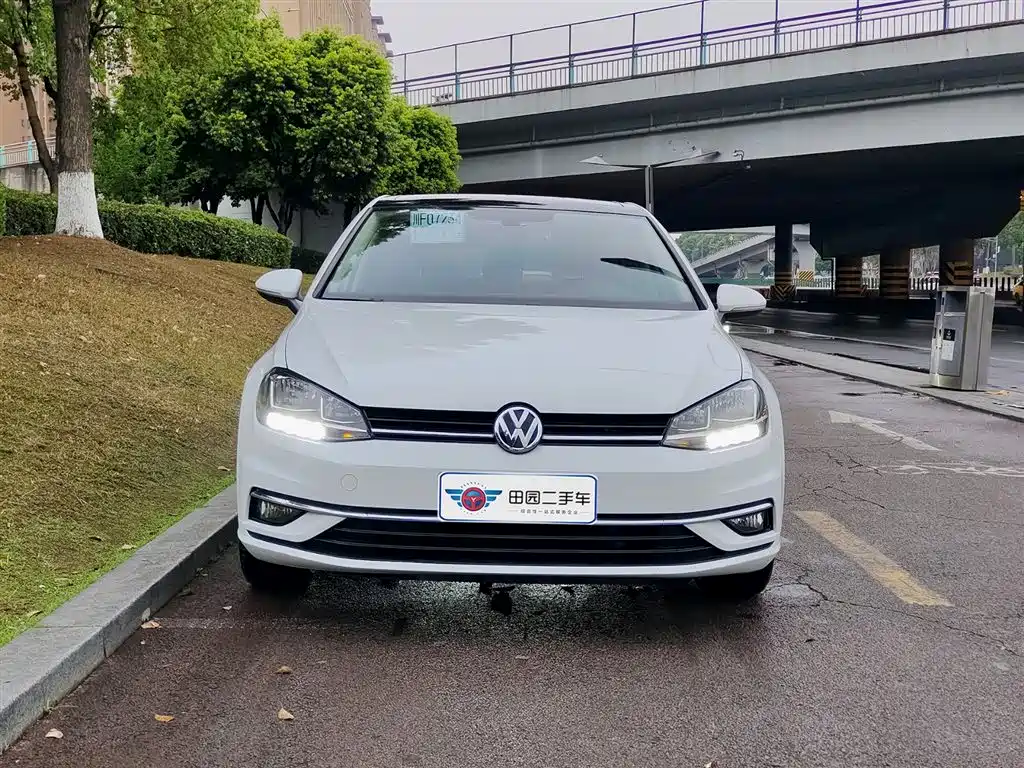 Volkswagen Golf 2020 Beloved Edition 280TSI DSG Comfort фото 2