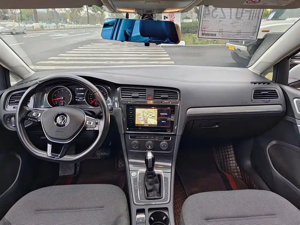 Volkswagen Golf 2020 Beloved Edition 280TSI DSG Comfort фото 6