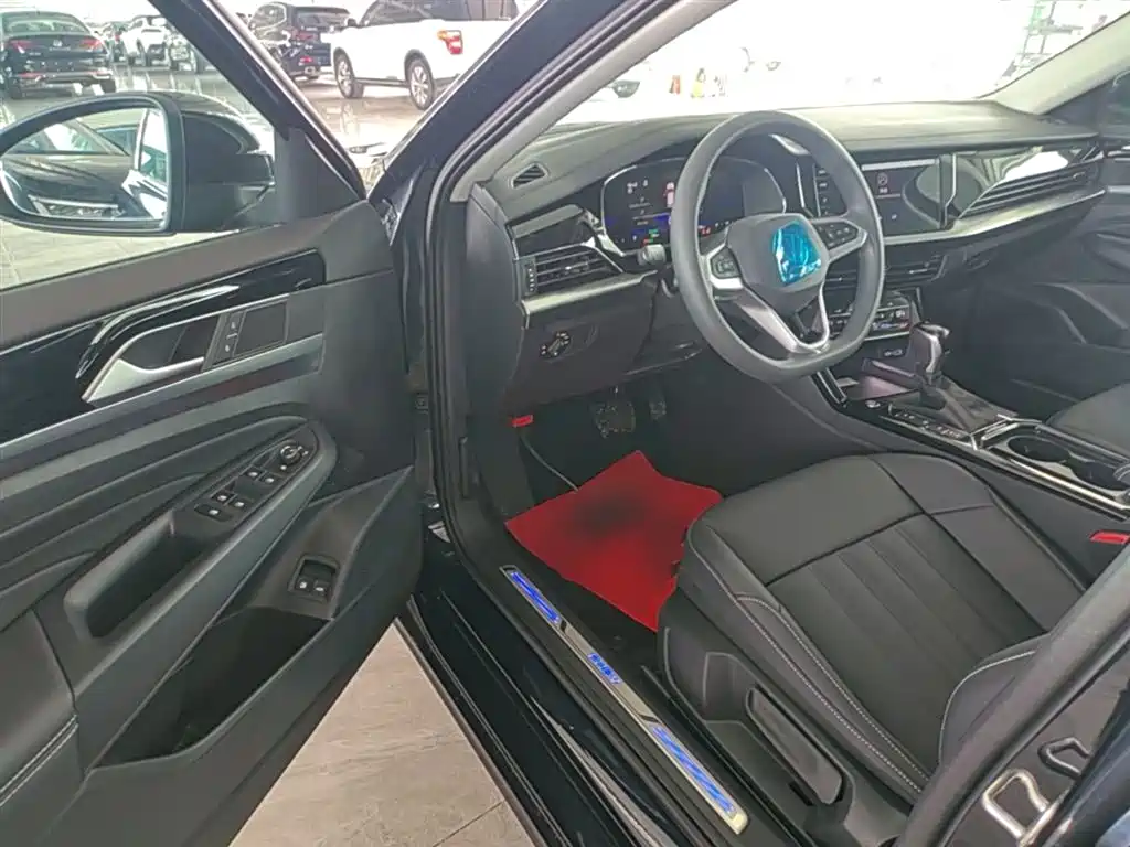 VOLKSWAGEN PASSAT NEW ENERGY
