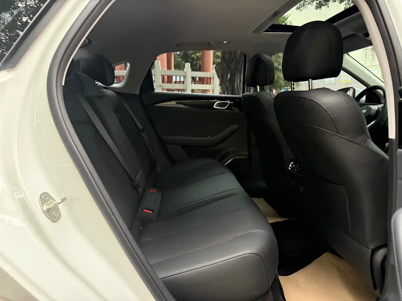 Geely Emgrand 2026 Model Fifth Generation 1.5T Light Chaser Edition фото 16