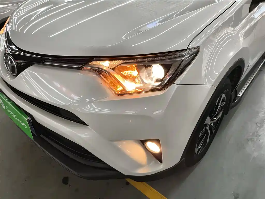 Toyota RAV4 Rongfang 2016 2.0L CVT 2WD Comfort (China V) фото 18