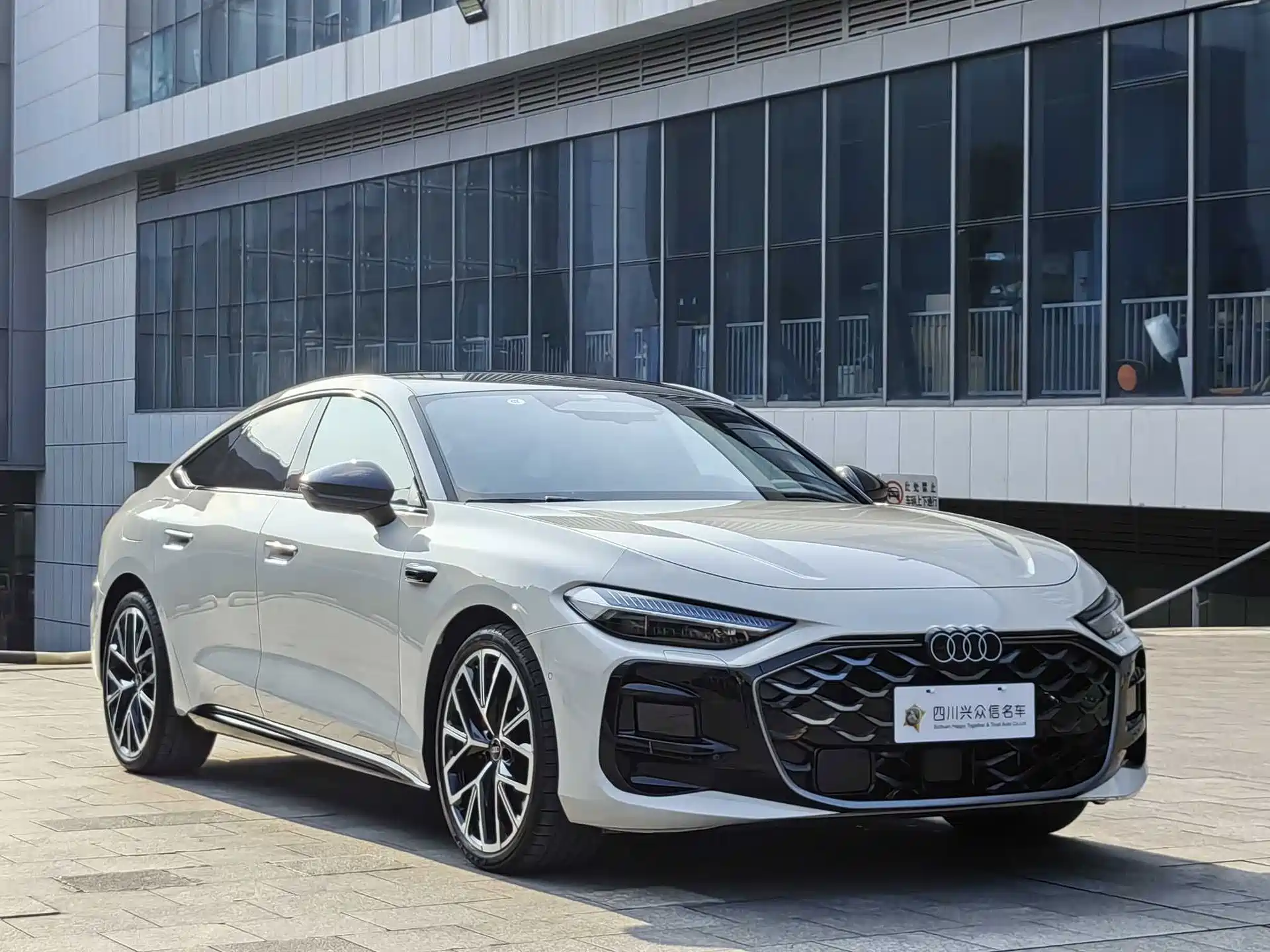 Фото 4 - Audi A5L Sportback
