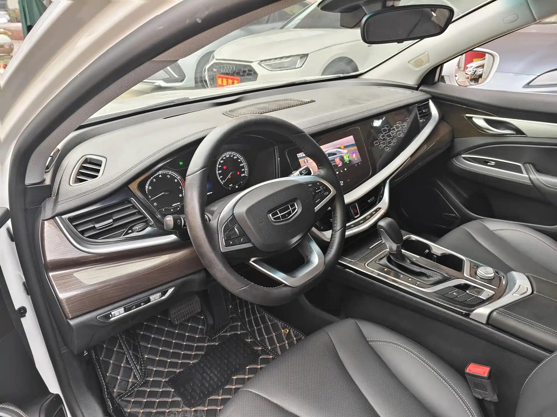 Фото 4 - Geely Borui
