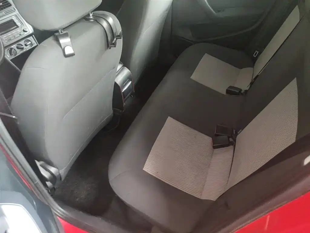 Volkswagen Polo 2016 1.4L Automatic Trend фото 17