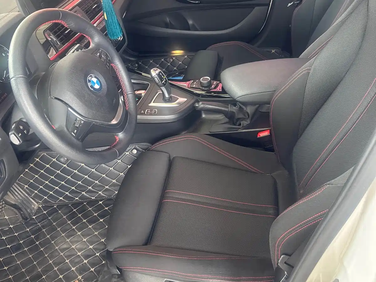 BMW 1 Series (Import) 2018 2018 118i Sport Design Package