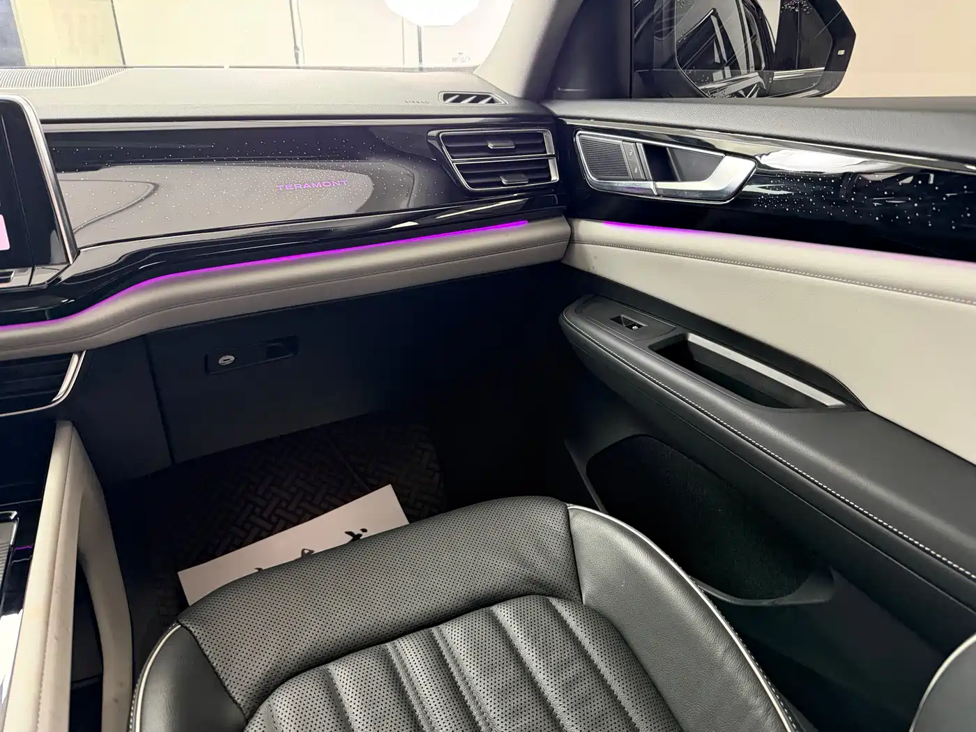 Volkswagen Teramont 2022 530 V6 4MOTION Premium Luxury фото 9