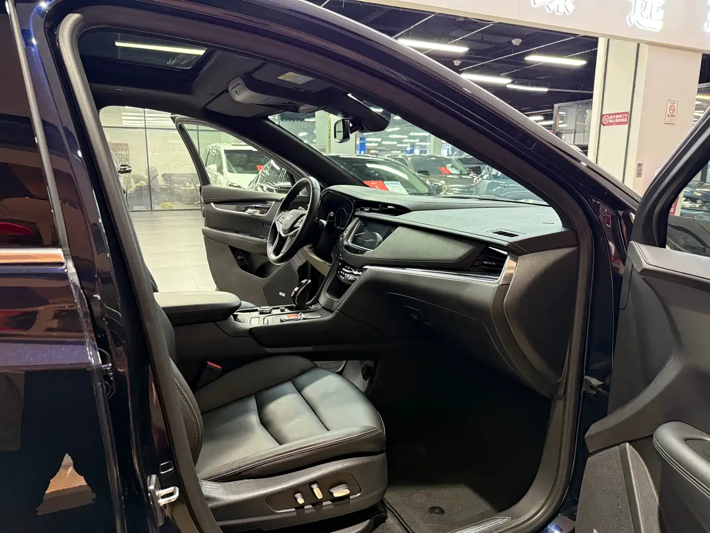 Cadillac XT5 2021 2.0T 2WD Luxury Edition фото 12
