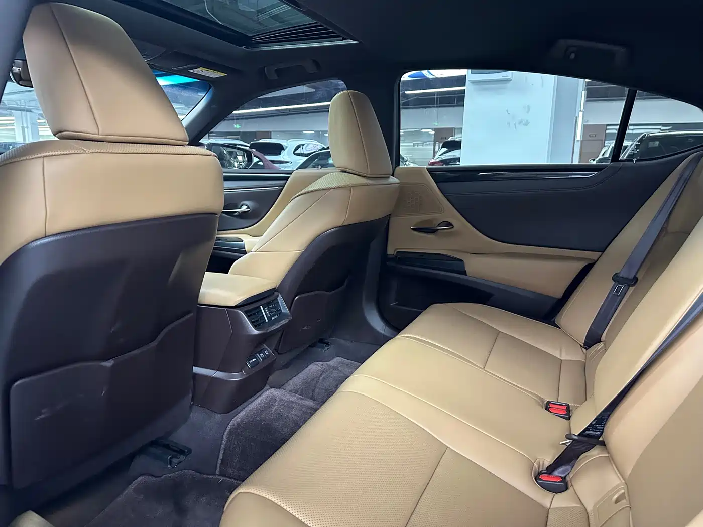 Lexus ES 2020 Model 300h Excellence Edition China V фото 11