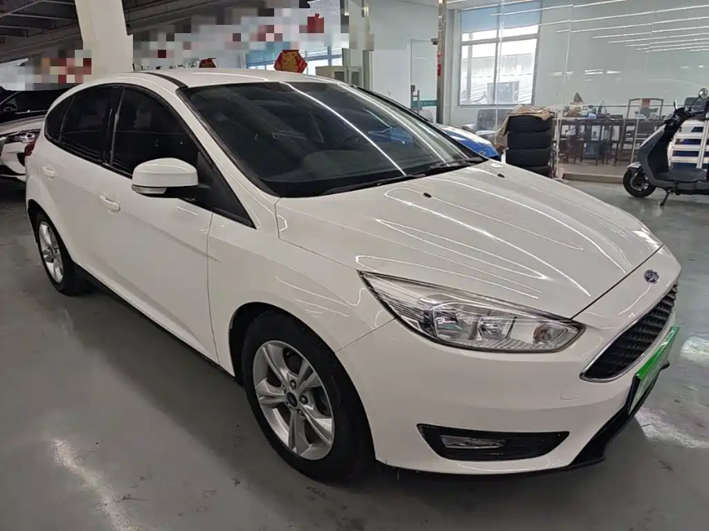 Фото 4 - Ford Focus