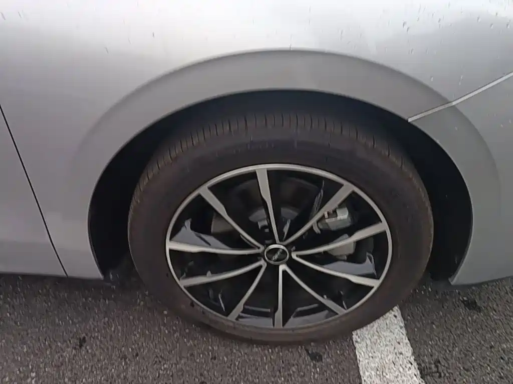 Roewe D7 2026 2025 DMH 125km World Champion Edition