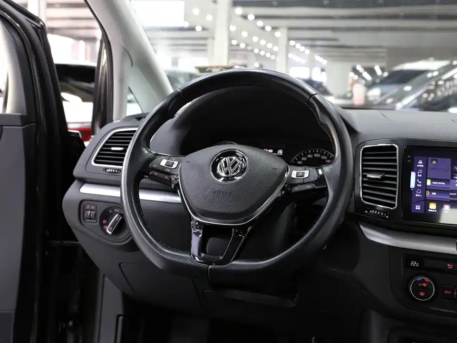 Фото 12 - Volkswagen Sharan