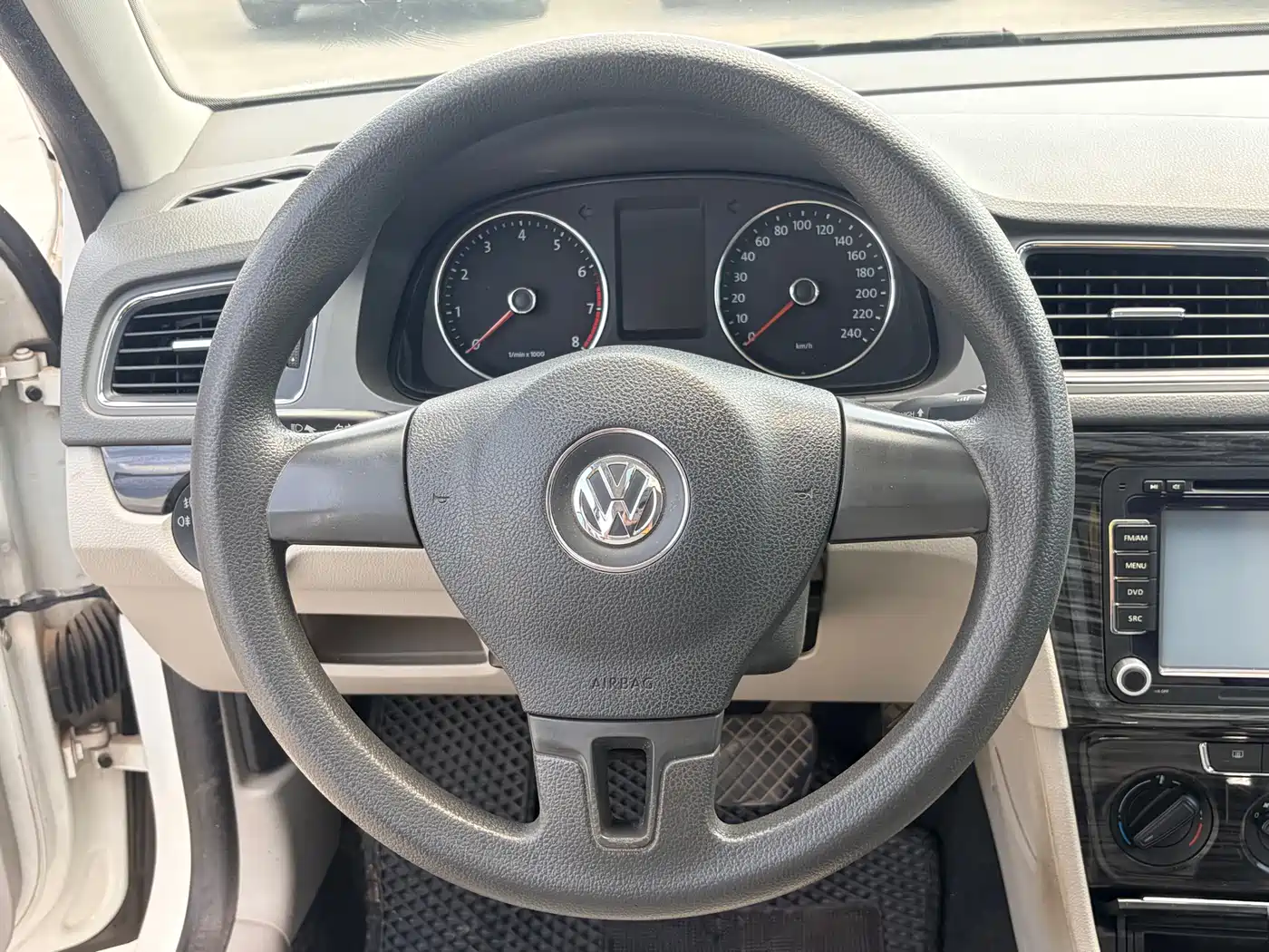 Volkswagen Lavida Tour 2013 1.4TSI Automatic Comfort фото 8