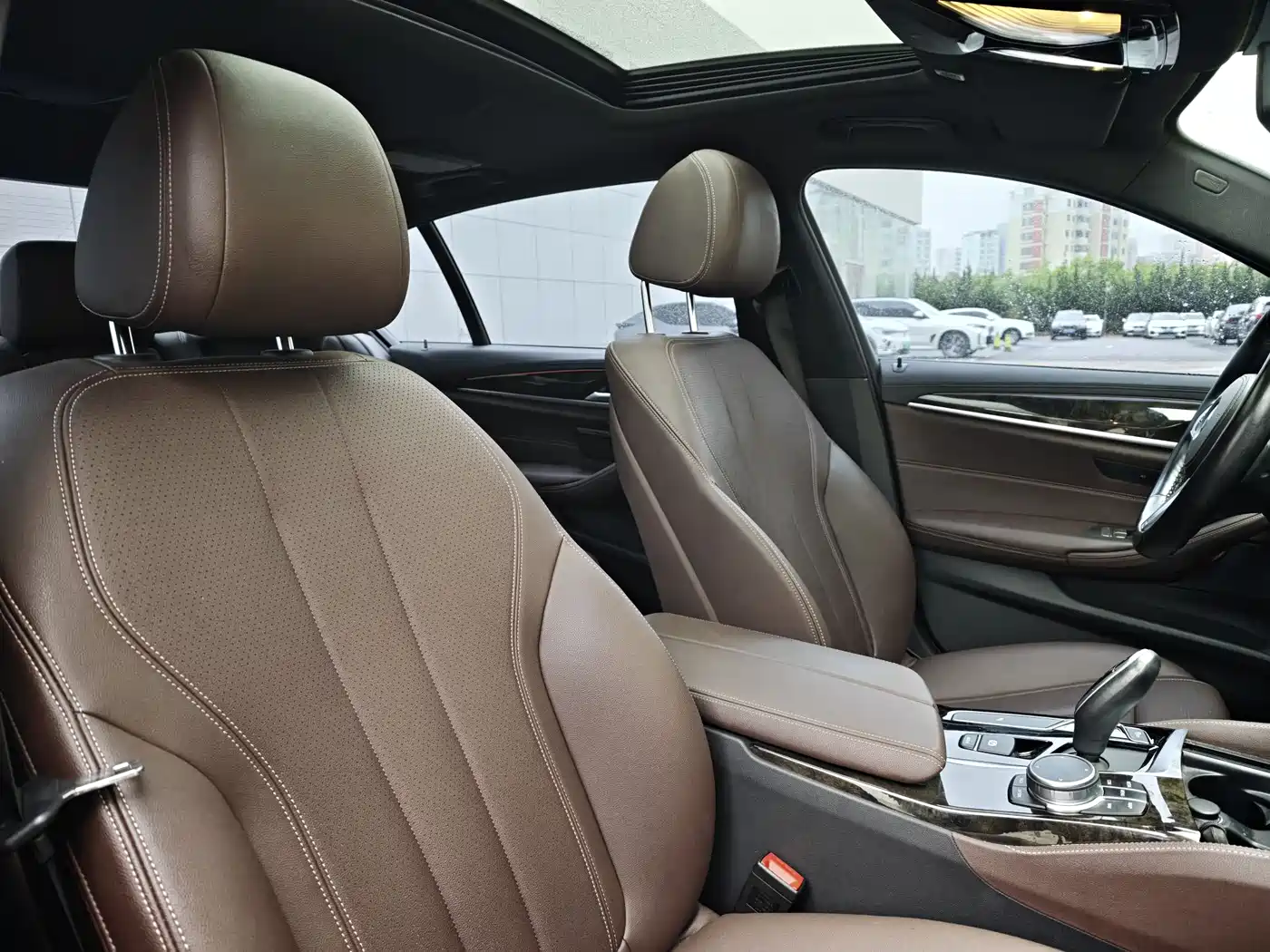 BMW 5 Series 2019 525Li M Sport Package фото 16
