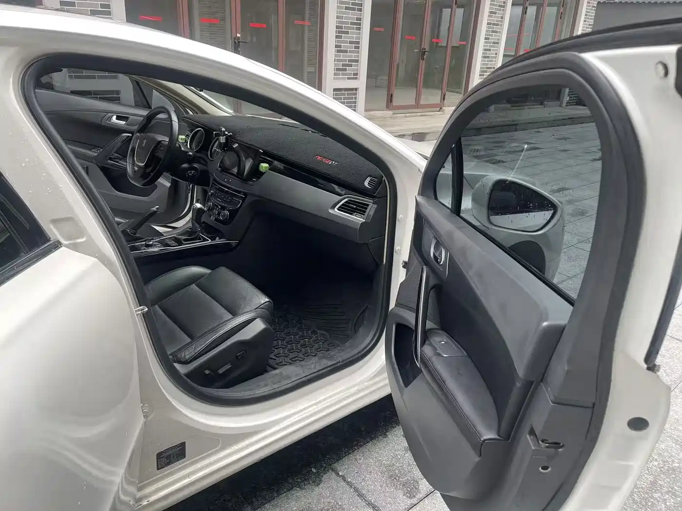 Peugeot 508 2011 2.3L Automatic Luxury Edition фото 7