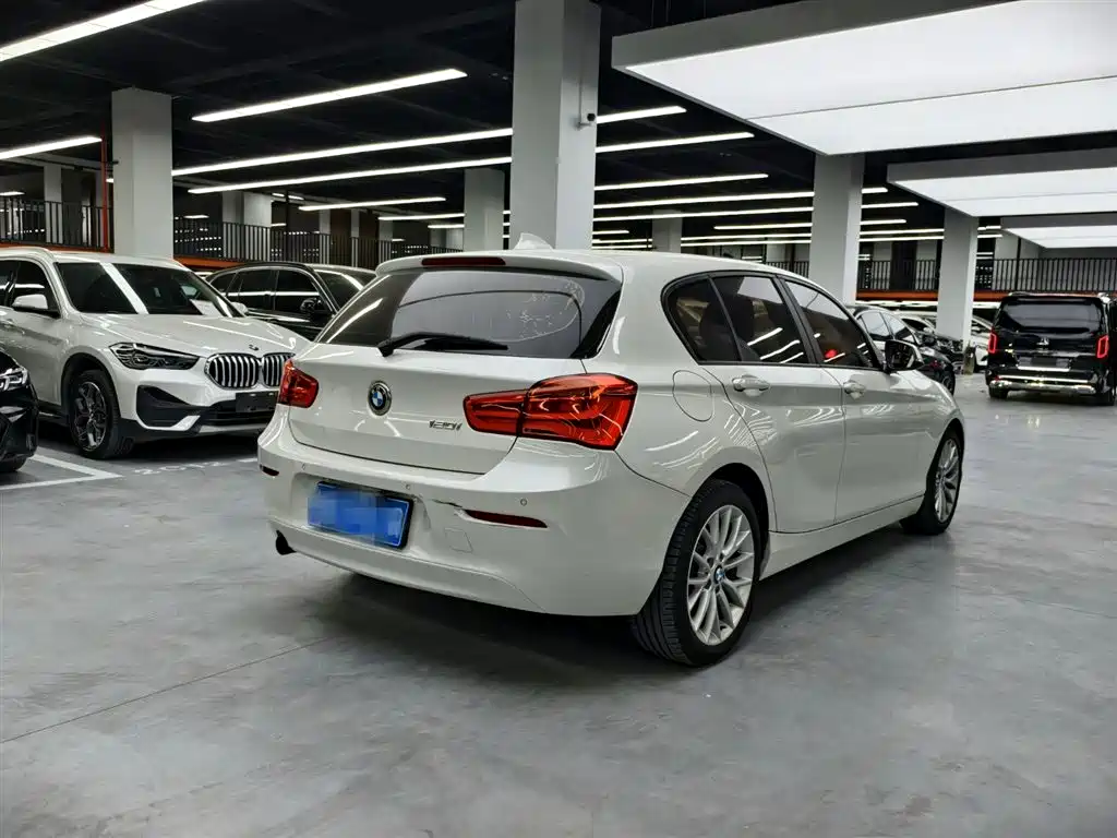 BMW 1 Series (Import) 2015 120i Leading фото 14