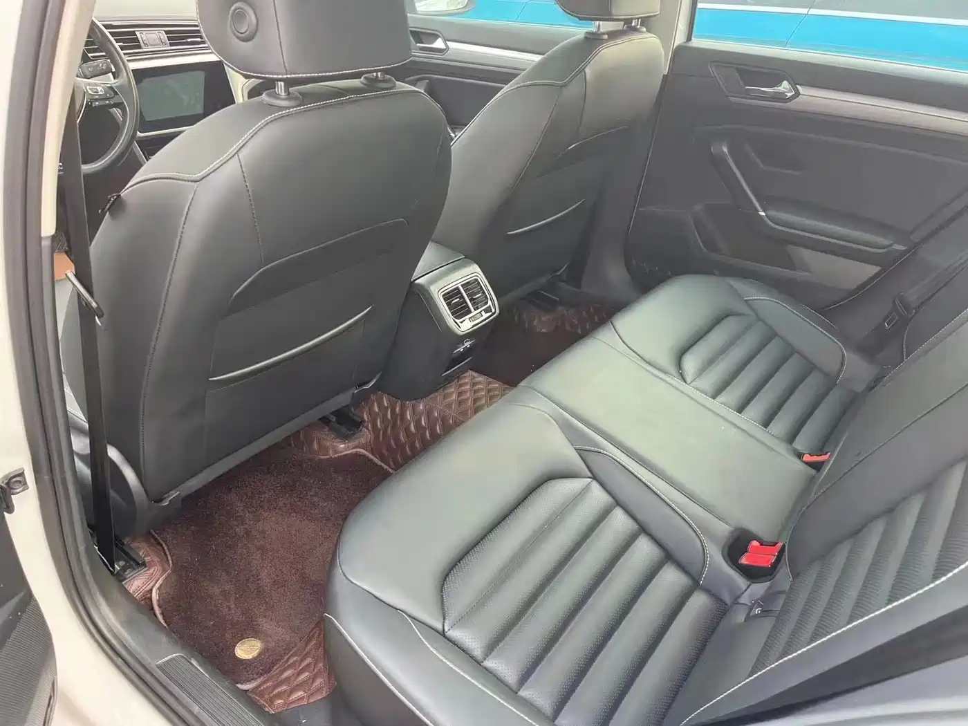 Volkswagen Lamando 2021 280TSI DSG Luxury Phantom Edition фото 9