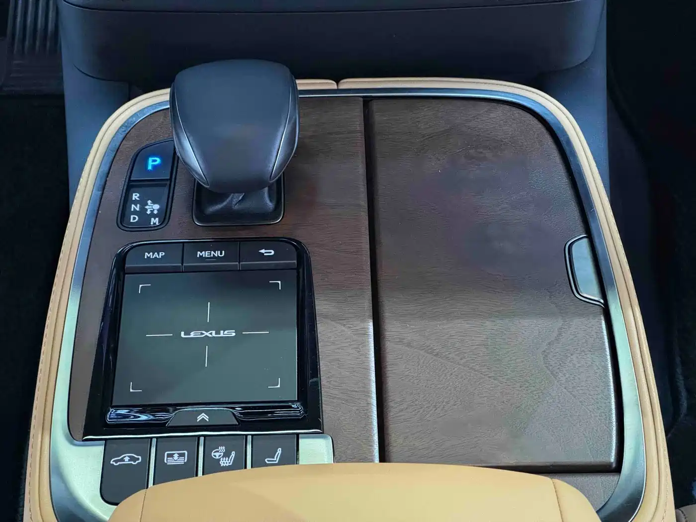 Lexus LS 2022 2021 500h Excellence Edition
