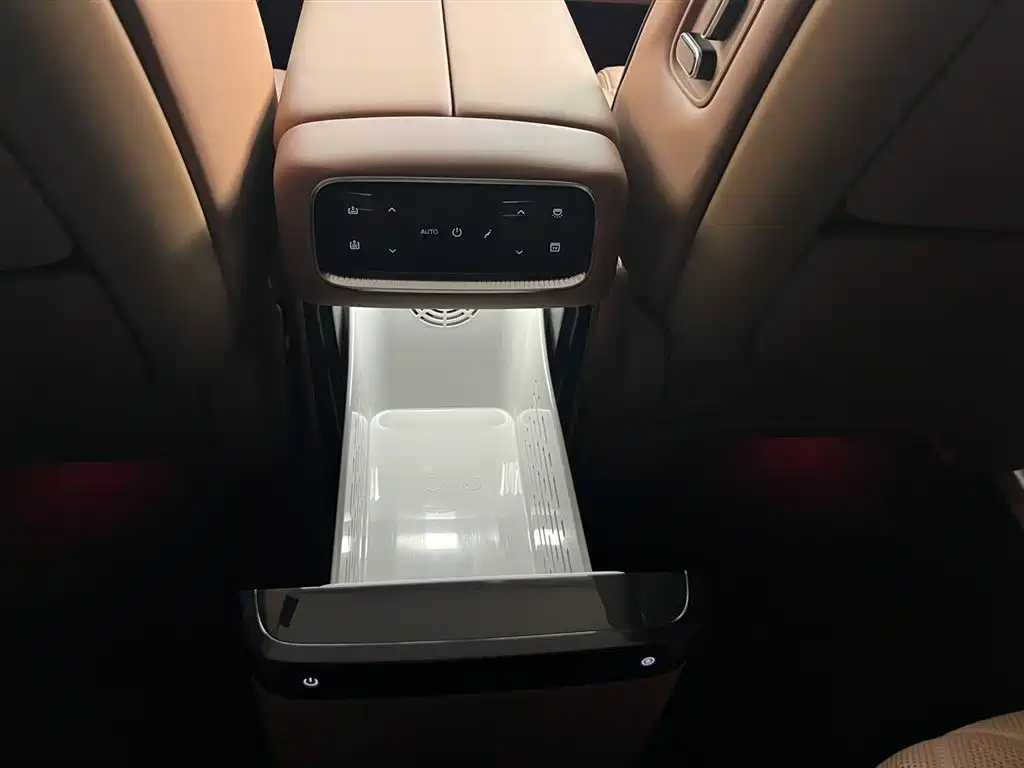 Voyah Auto VOYAH Taisan 2026 Model Base фото 16