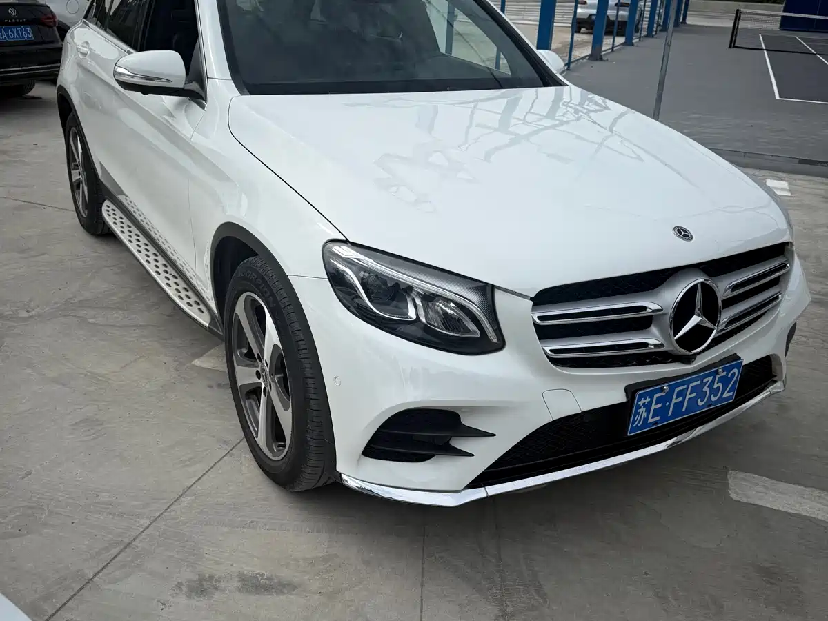 Mercedes-Benz GLC 2017 GLC 260 4MATIC Luxury фото 3