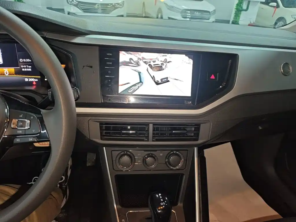 صورة 13 - Volkswagen Polo