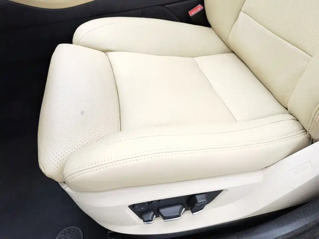صورة 20 - BMW 5 Series