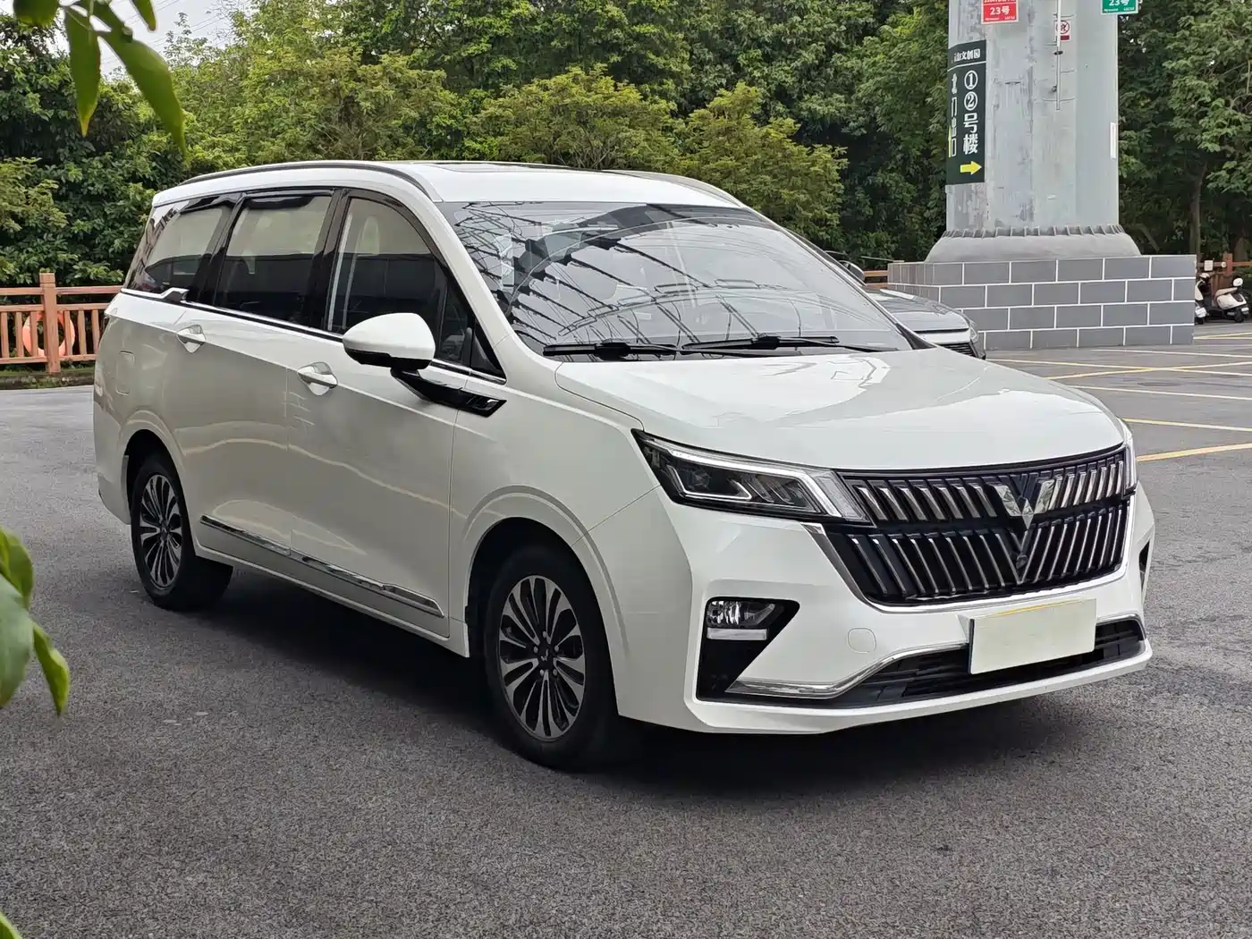 Wuling Motors Wuling Jiachen 2023 2022 1.5T CVT Exclusive Flagship Model