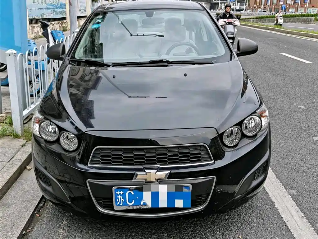 Chevrolet Aveo 2011 Sedan 1.4L MT SL фото 2