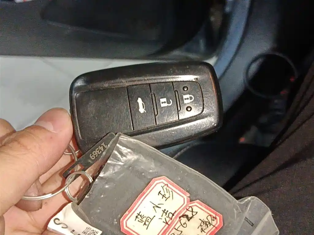 Toyota Corolla 2022 Hybrid 1.8L E-CVT Pioneer Edition фото 9