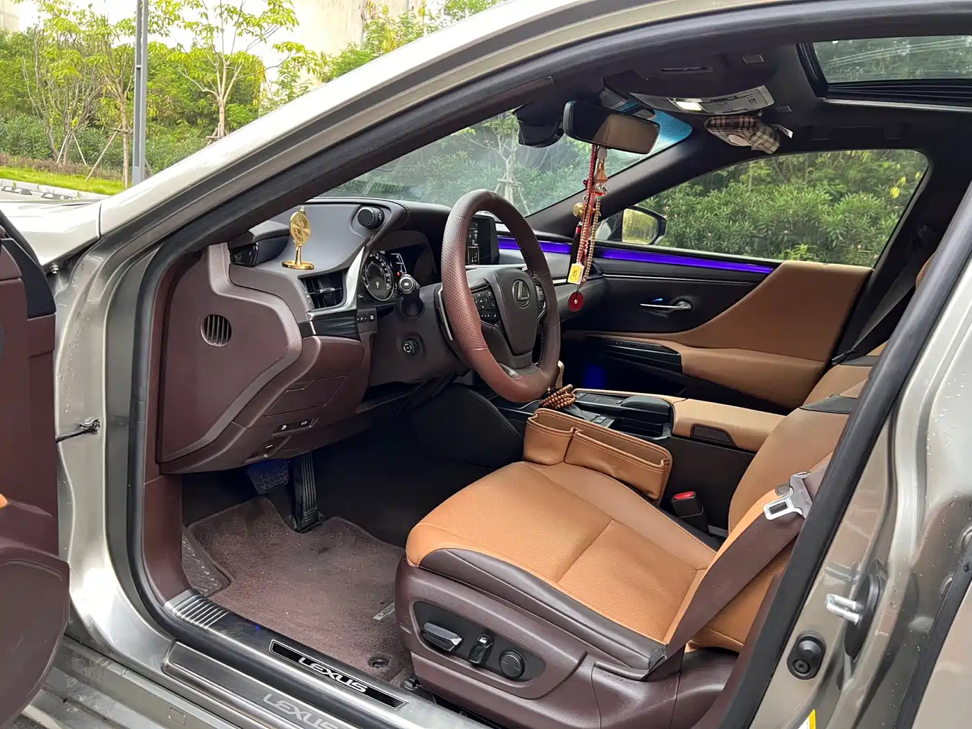 Фото 6 - Lexus ES