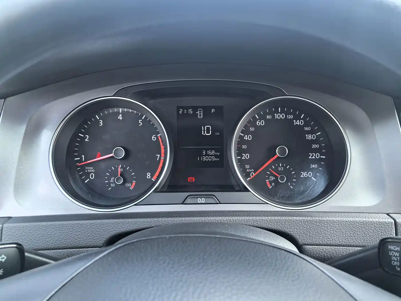 Photo 8 - Volkswagen Golf