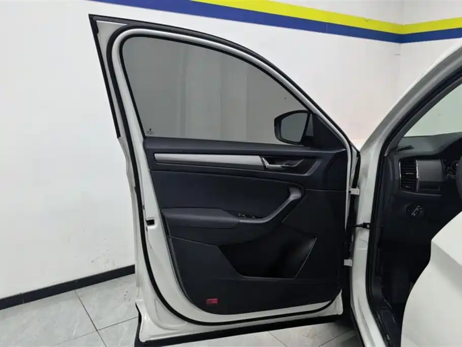 Škoda Kodiaq 2019 Facelift TSI330 5-seat 2WD Comfort China VI фото 7