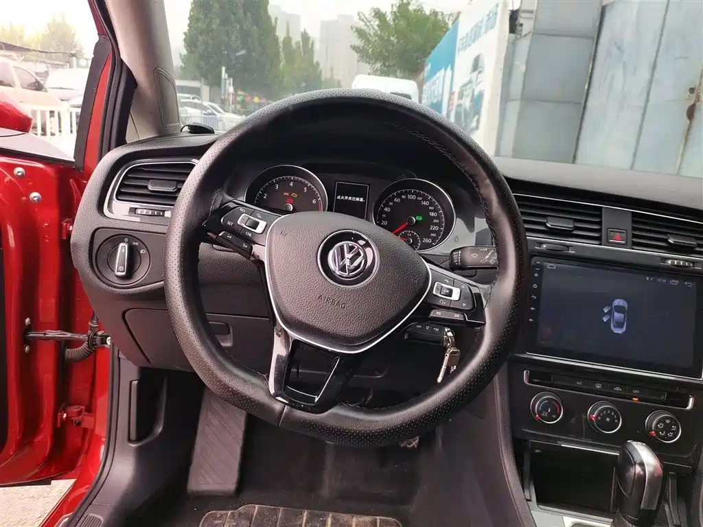 Volkswagen Golf 2018 230TSI Automatic Comfort фото 8