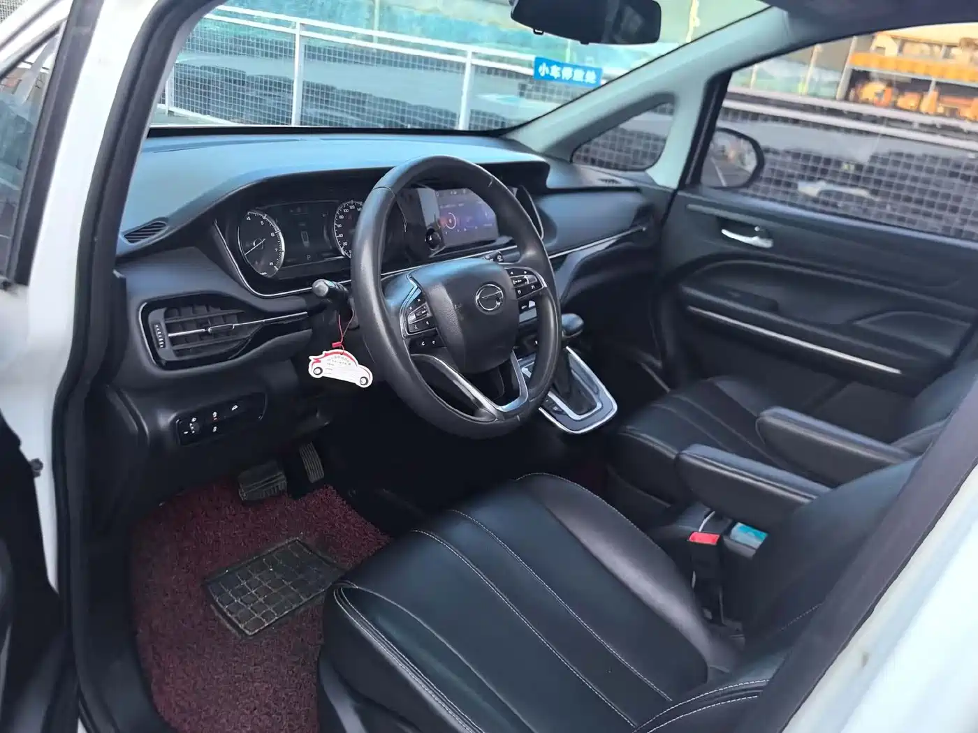 GAC Trumpchi Trumpchi M6 2021 270T DCT Elite Edition (7-Seater) фото 8