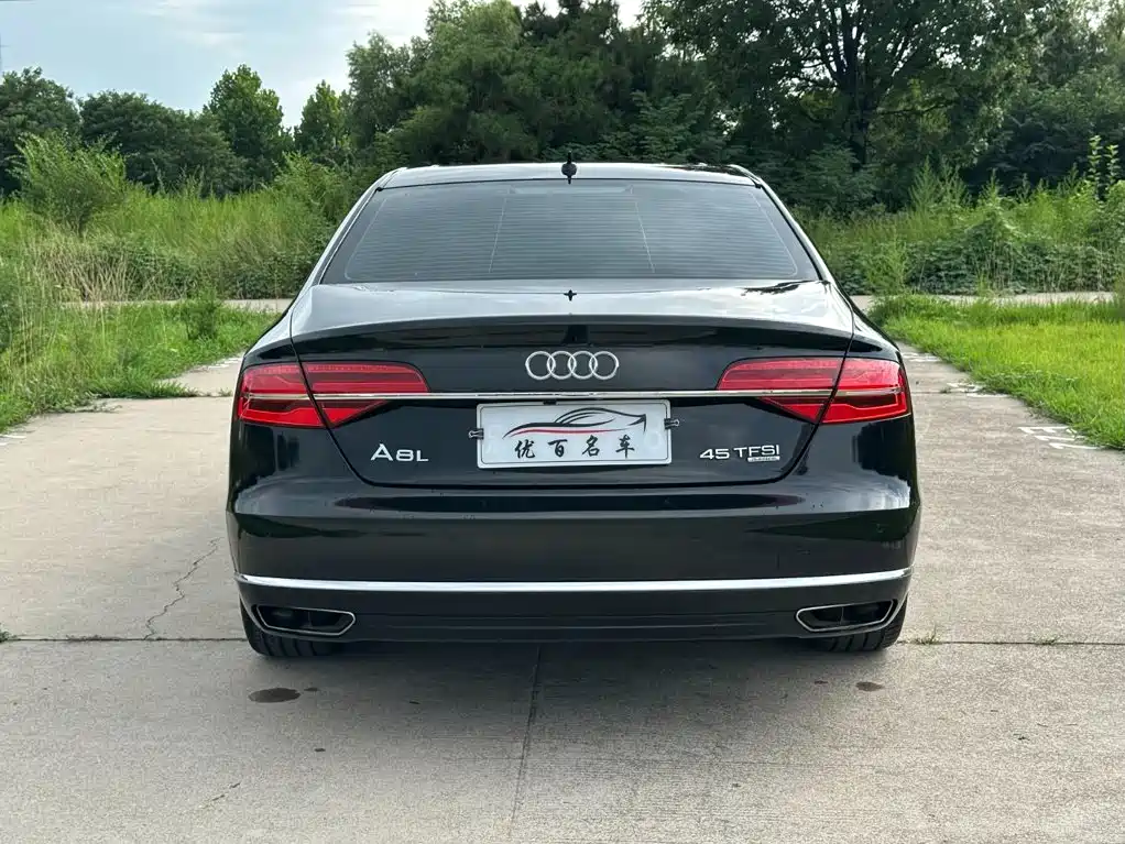 Фото 5 - Audi A8