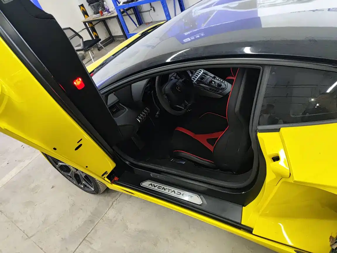 Lamborghini Aventador 2013 2011 LP 700-4