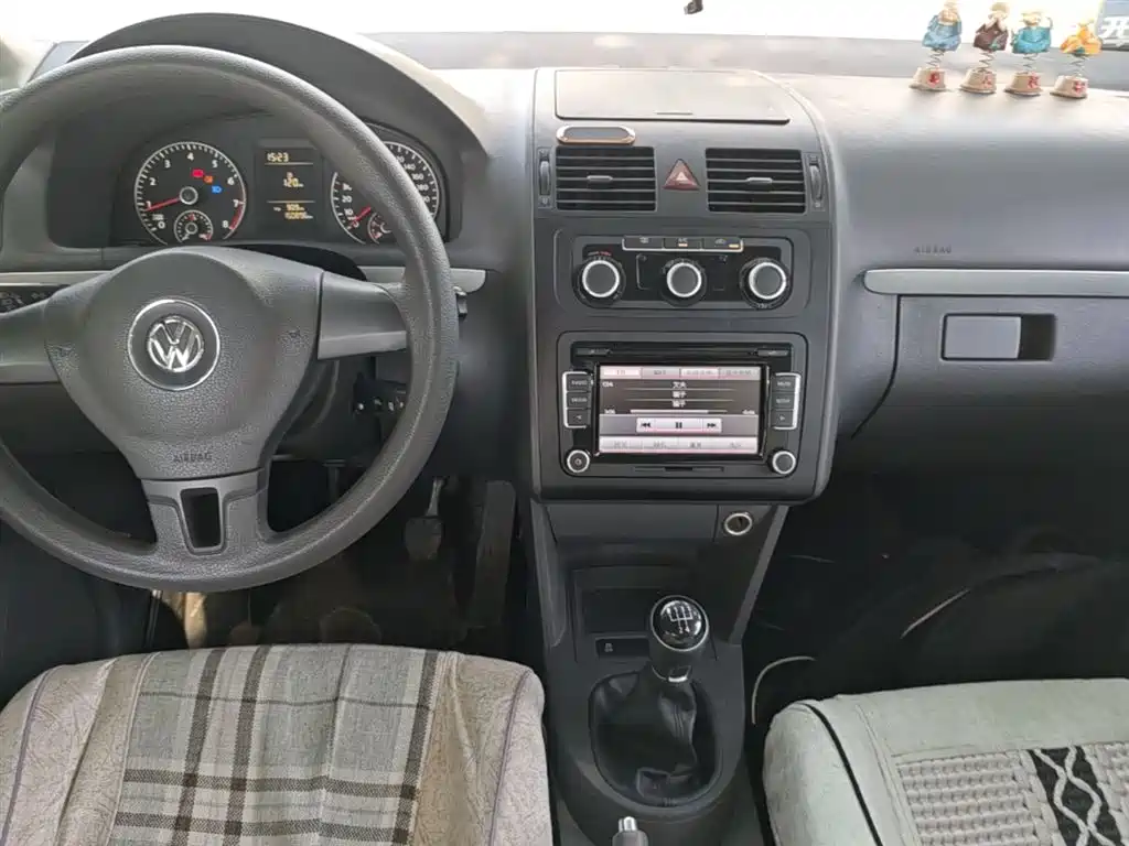Volkswagen Touran 2015 1.4T Manual Trend Edition 5-seater фото 13