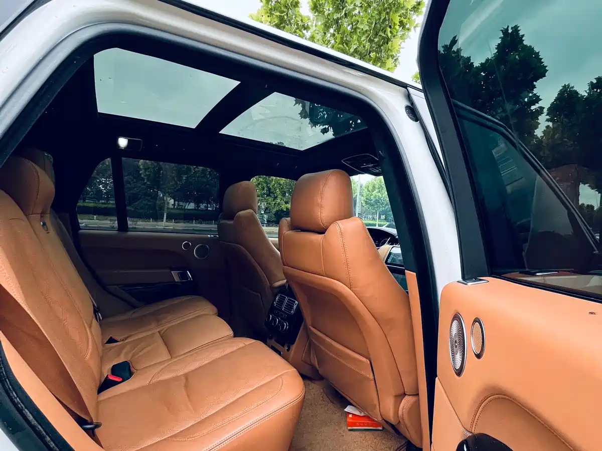 Land Rover Range Rover 2015 3.0 TDV6 Vogue фото 6